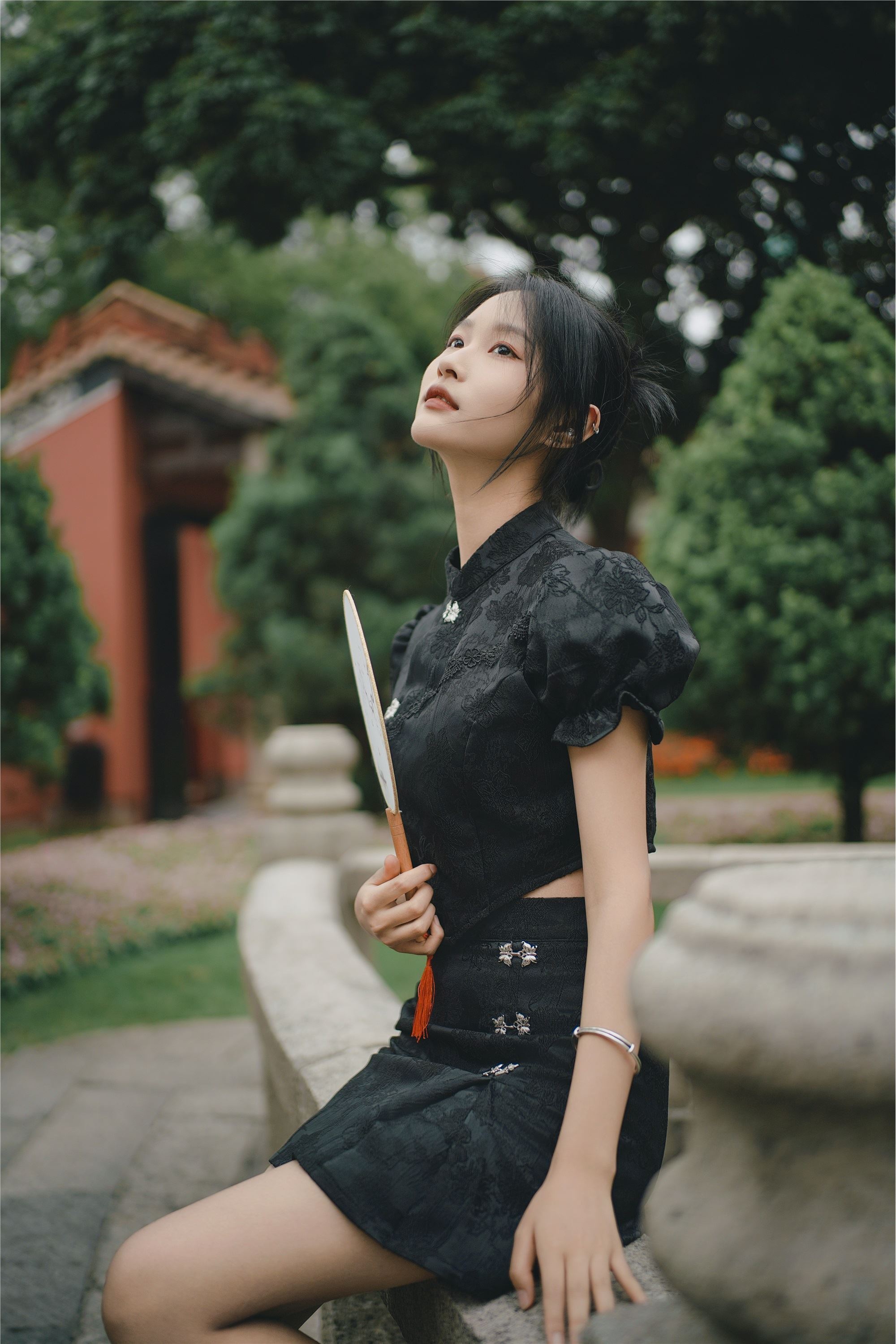 YITUYU艺图语 2025.01.06 娴静犹如花照水 欣欣